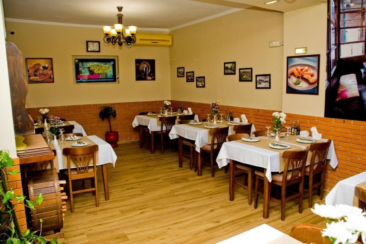 Hotel 4 Stinet Vlorë 외부 사진