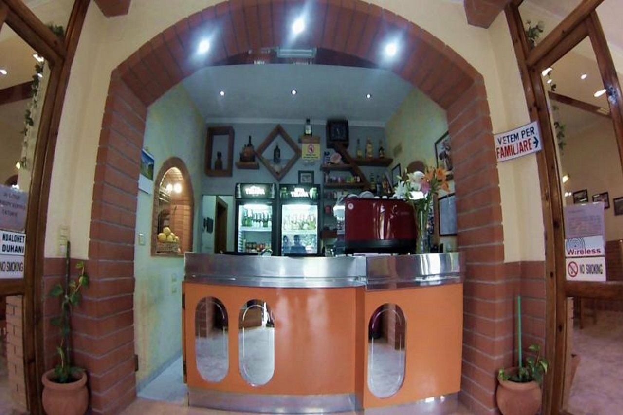 Hotel 4 Stinet Vlorë 외부 사진