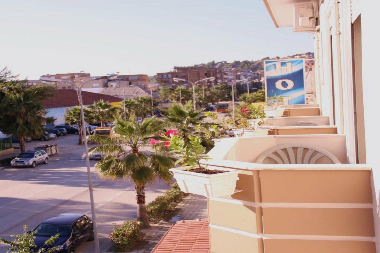 Hotel 4 Stinet Vlorë 외부 사진