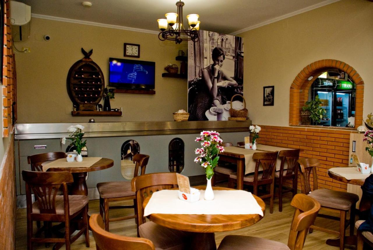 Hotel 4 Stinet Vlorë 외부 사진